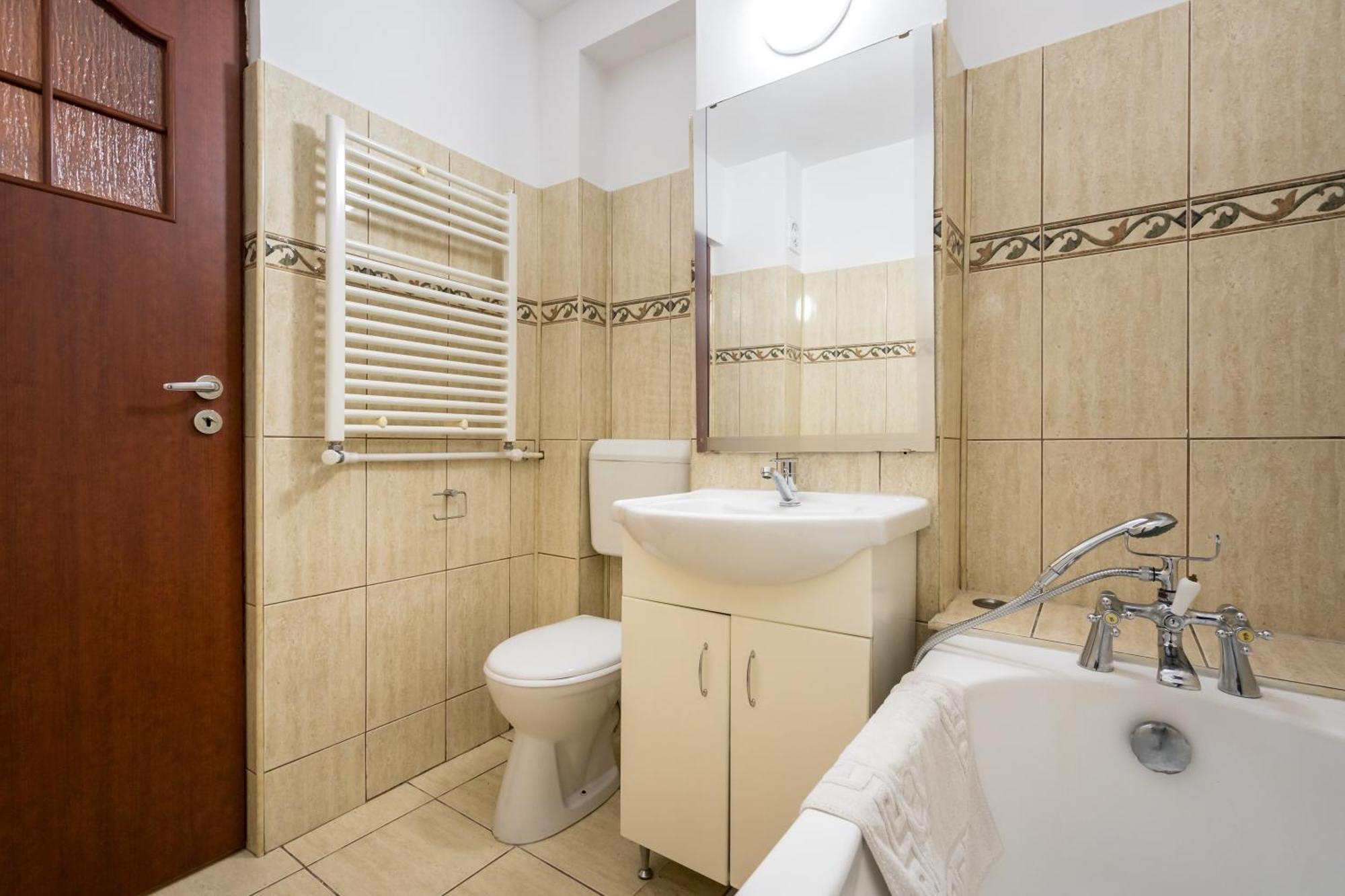 Tranquil Unirii Residence - Elegant & Spacious Living With Parking Steps From Parliament Бухарест Экстерьер фото