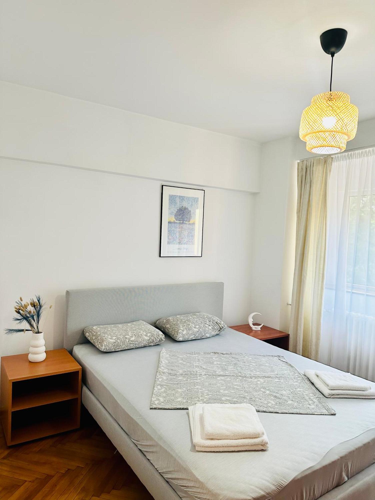 Tranquil Unirii Residence - Elegant & Spacious Living With Parking Steps From Parliament Бухарест Экстерьер фото