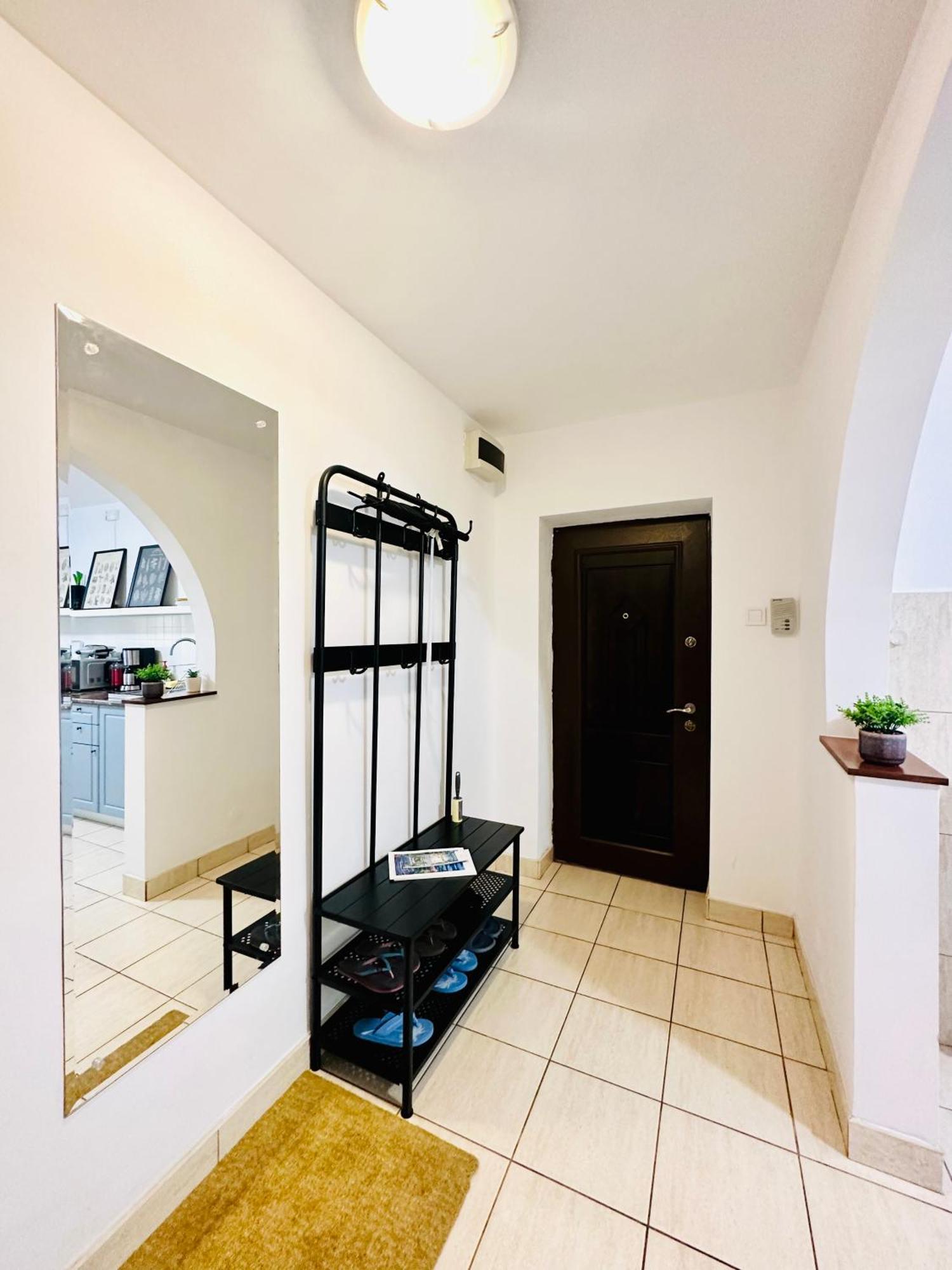 Tranquil Unirii Residence - Elegant & Spacious Living With Parking Steps From Parliament Бухарест Экстерьер фото