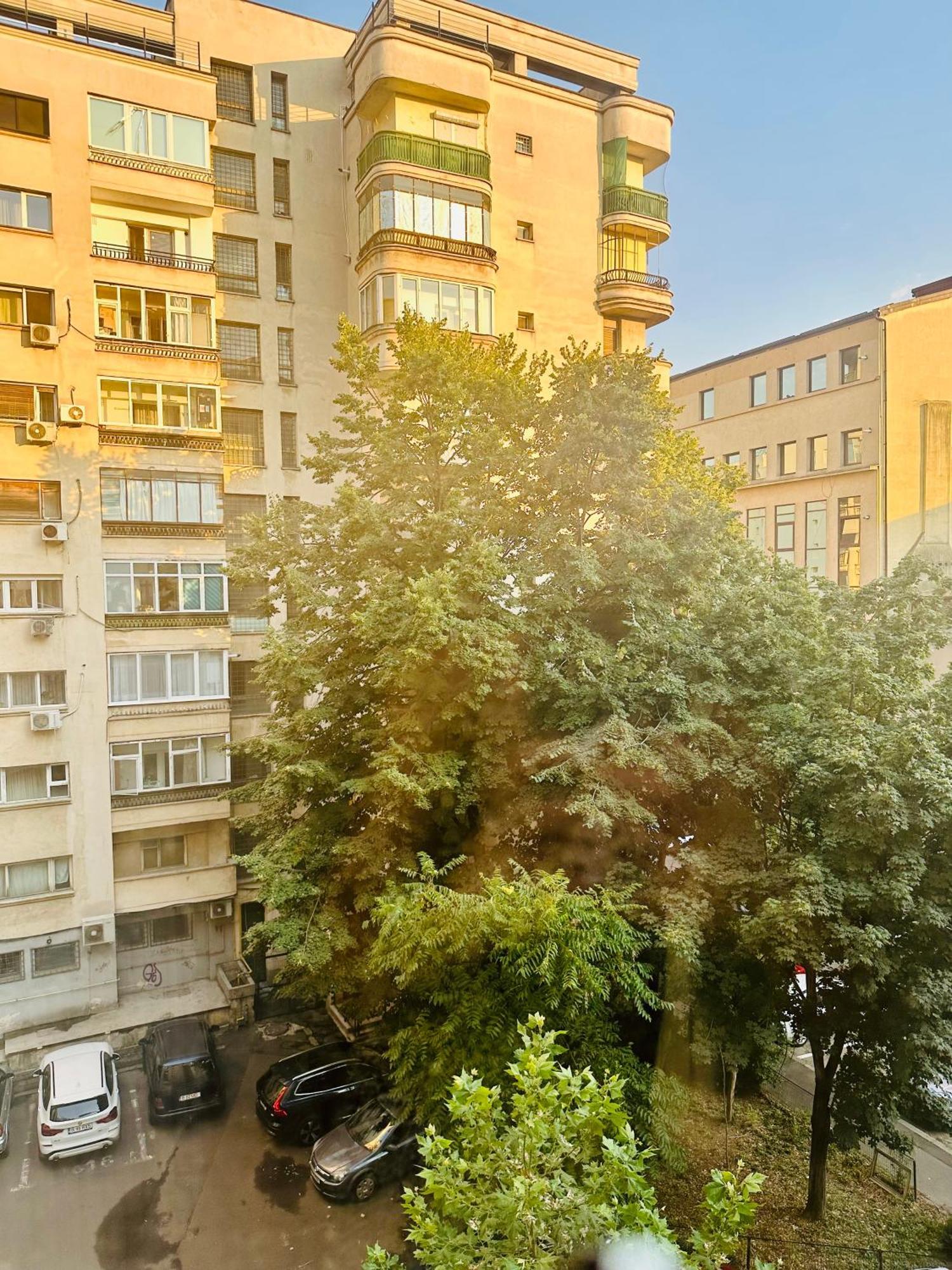 Tranquil Unirii Residence - Elegant & Spacious Living With Parking Steps From Parliament Бухарест Экстерьер фото