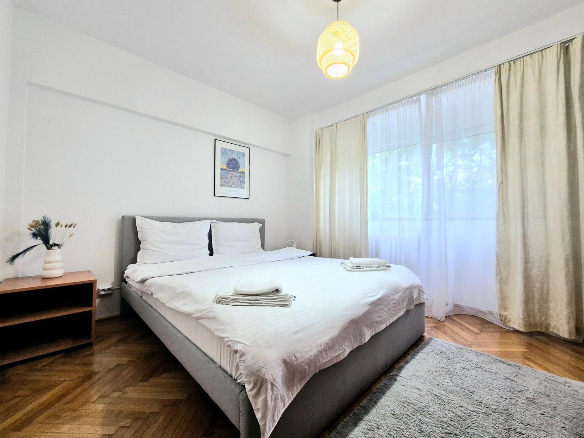 Tranquil Unirii Residence - Elegant & Spacious Living With Parking Steps From Parliament Бухарест Экстерьер фото