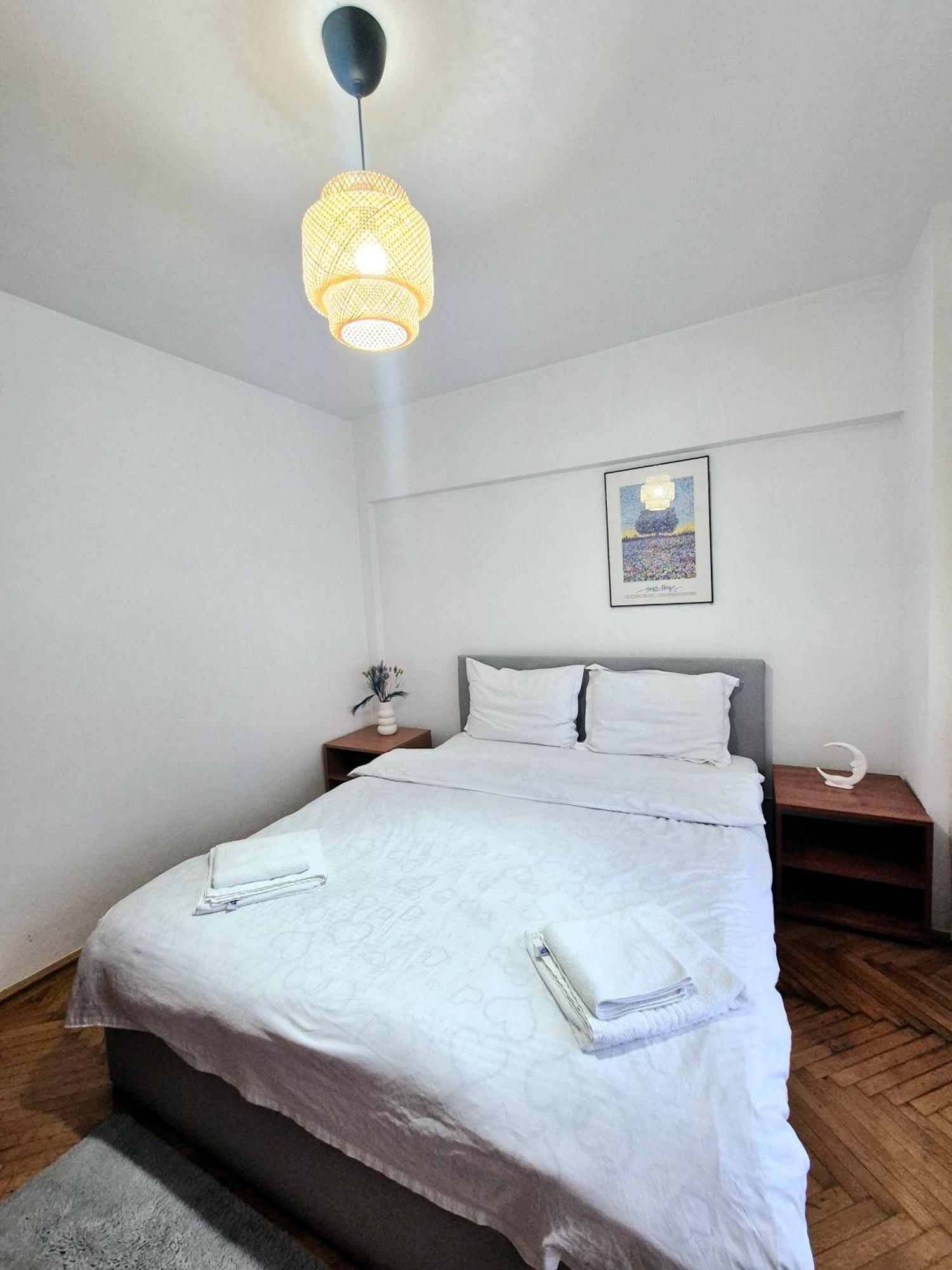 Tranquil Unirii Residence - Elegant & Spacious Living With Parking Steps From Parliament Бухарест Экстерьер фото