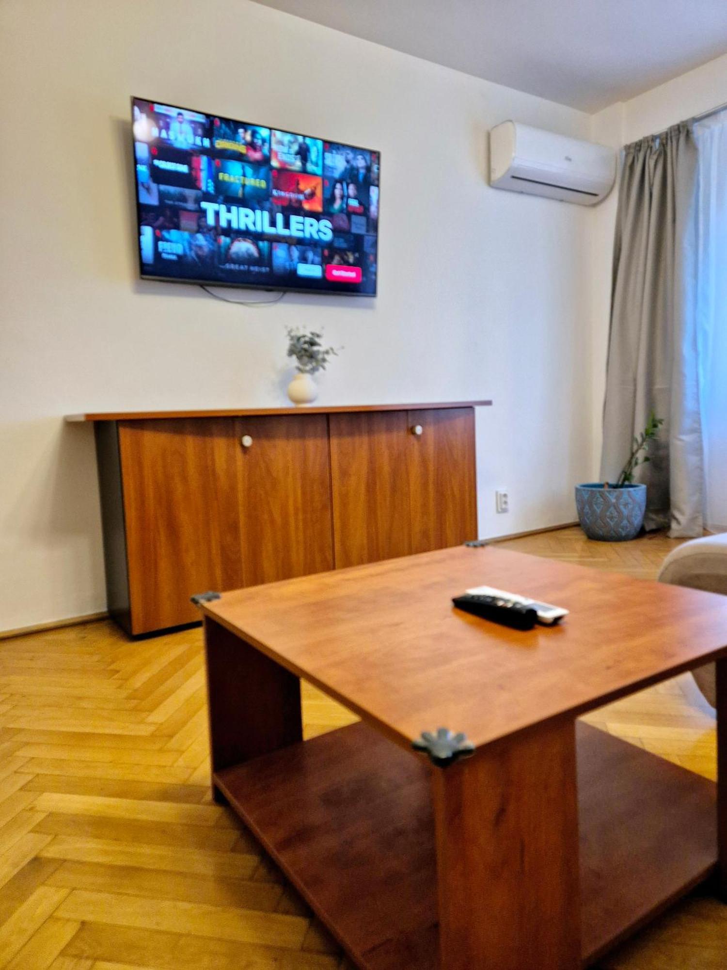 Tranquil Unirii Residence - Elegant & Spacious Living With Parking Steps From Parliament Бухарест Экстерьер фото